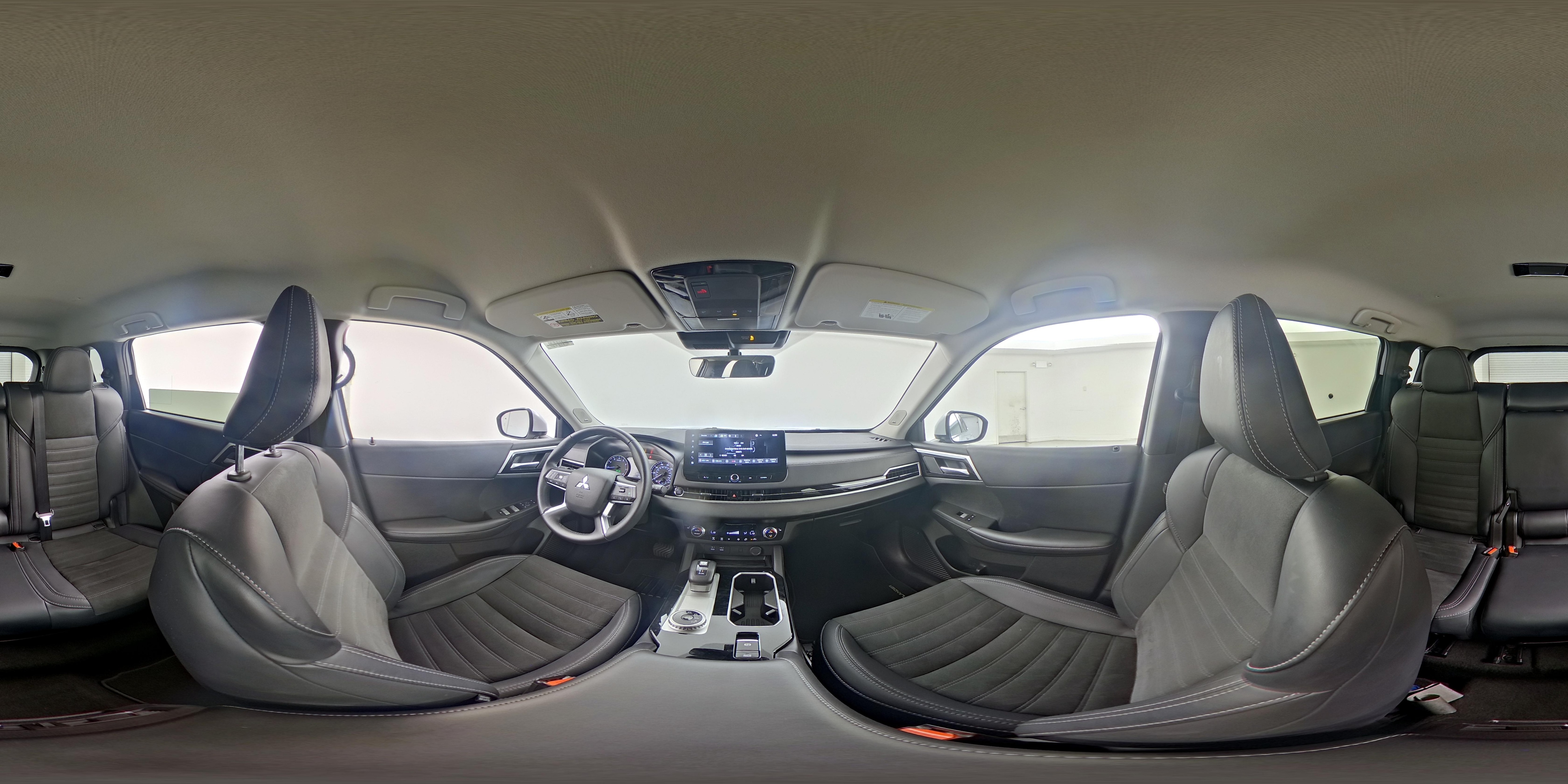 2025 Mitsubishi Outlander SE - Photo 16