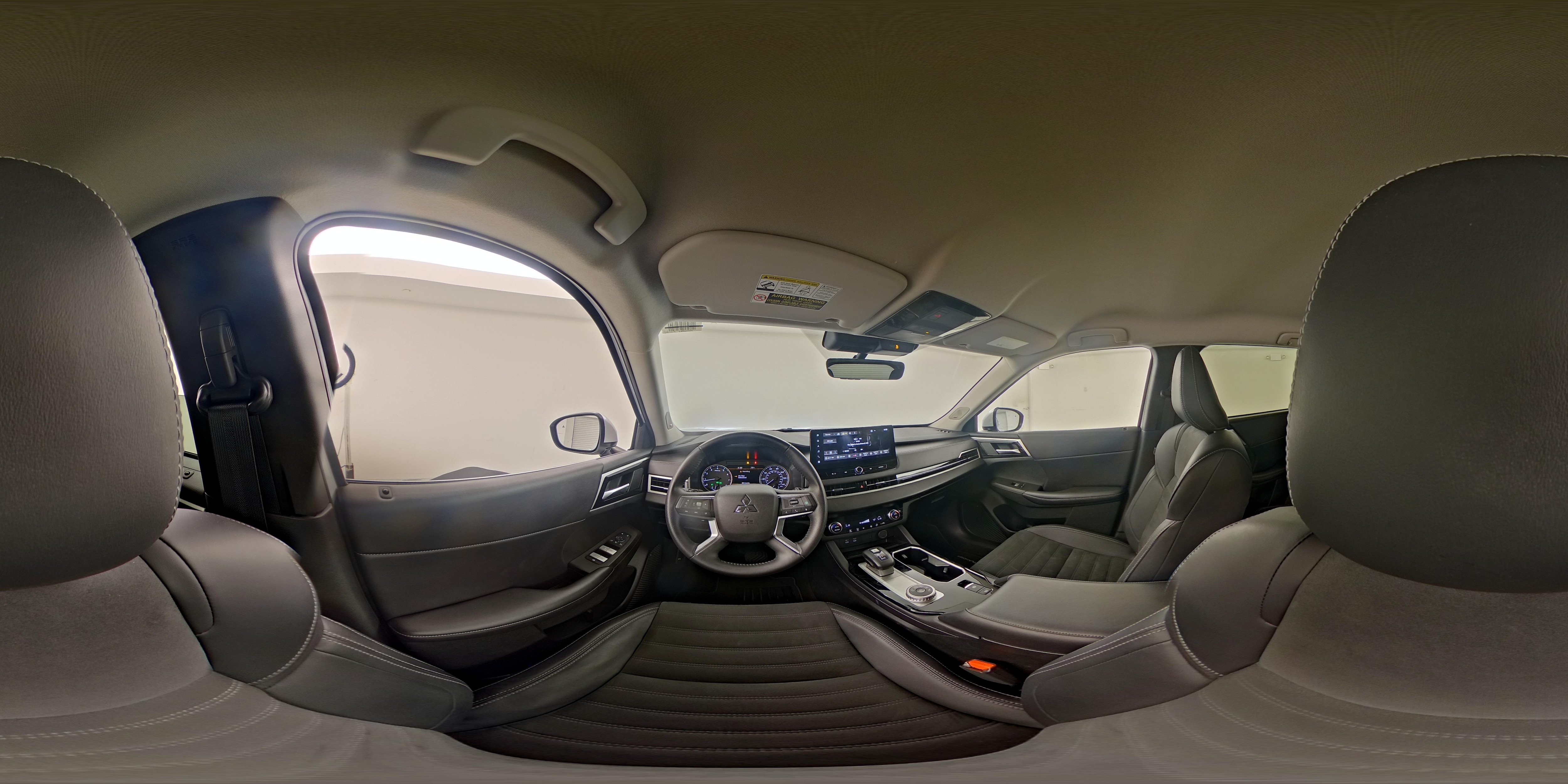 2025 Mitsubishi Outlander SE - Photo 18