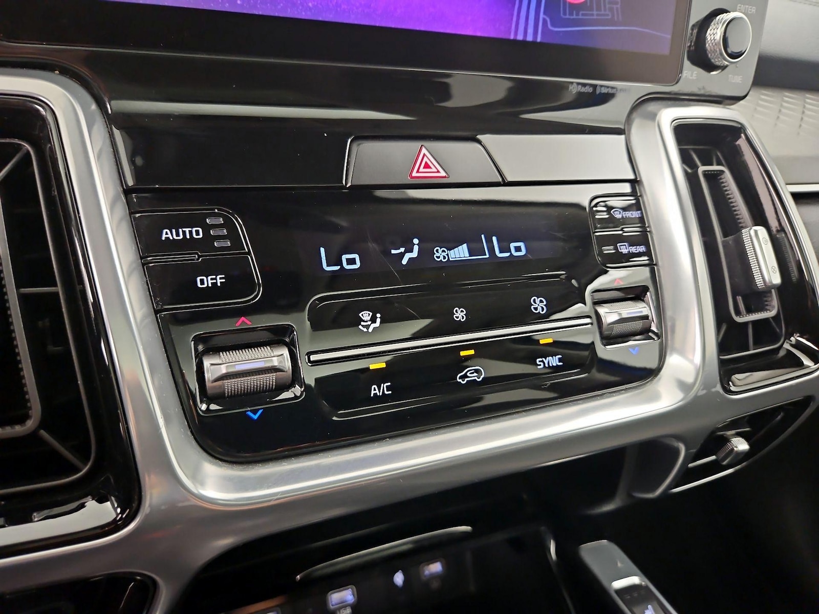 2023 Kia Sorento SX - Photo 18