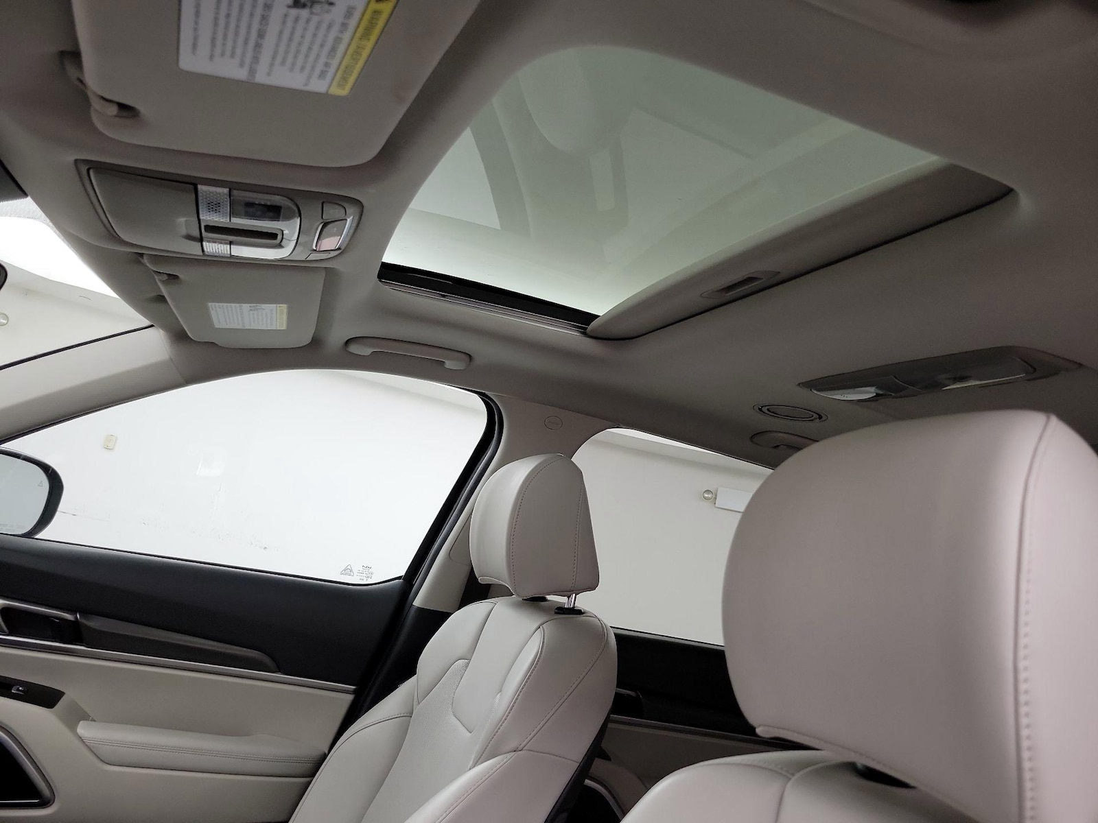 Sunroof(s) & Overhead Airbags