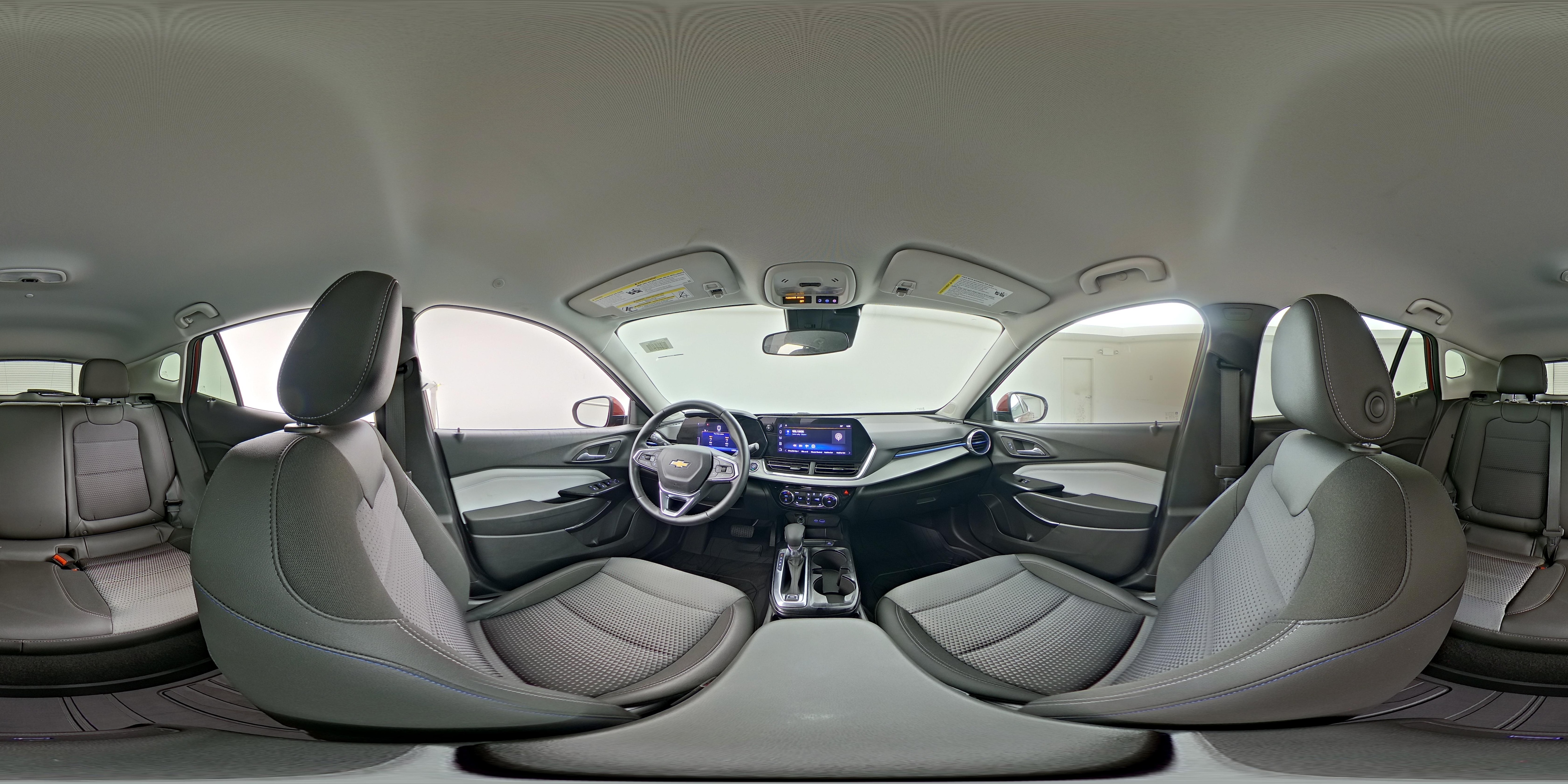2025 Chevrolet Trax LT - Photo 24