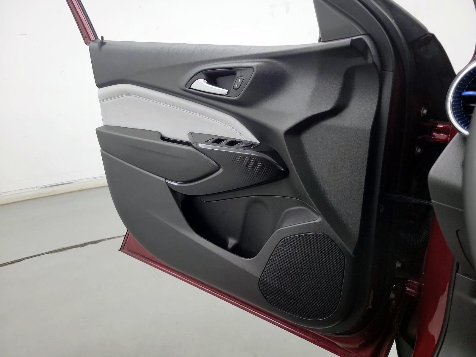 2025 Chevrolet Trax LT - Photo 13