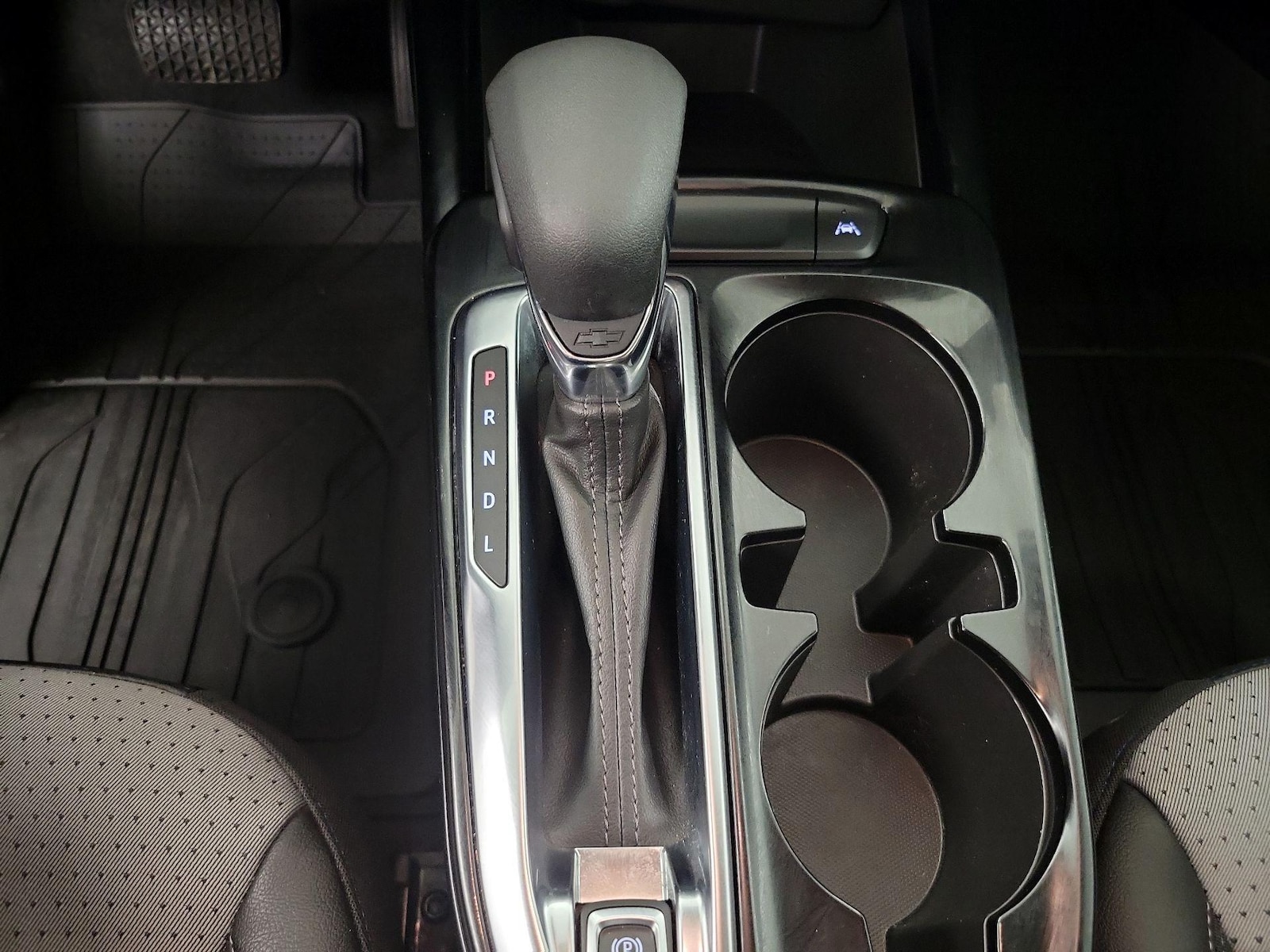 2025 Chevrolet Trax LT - Photo 18