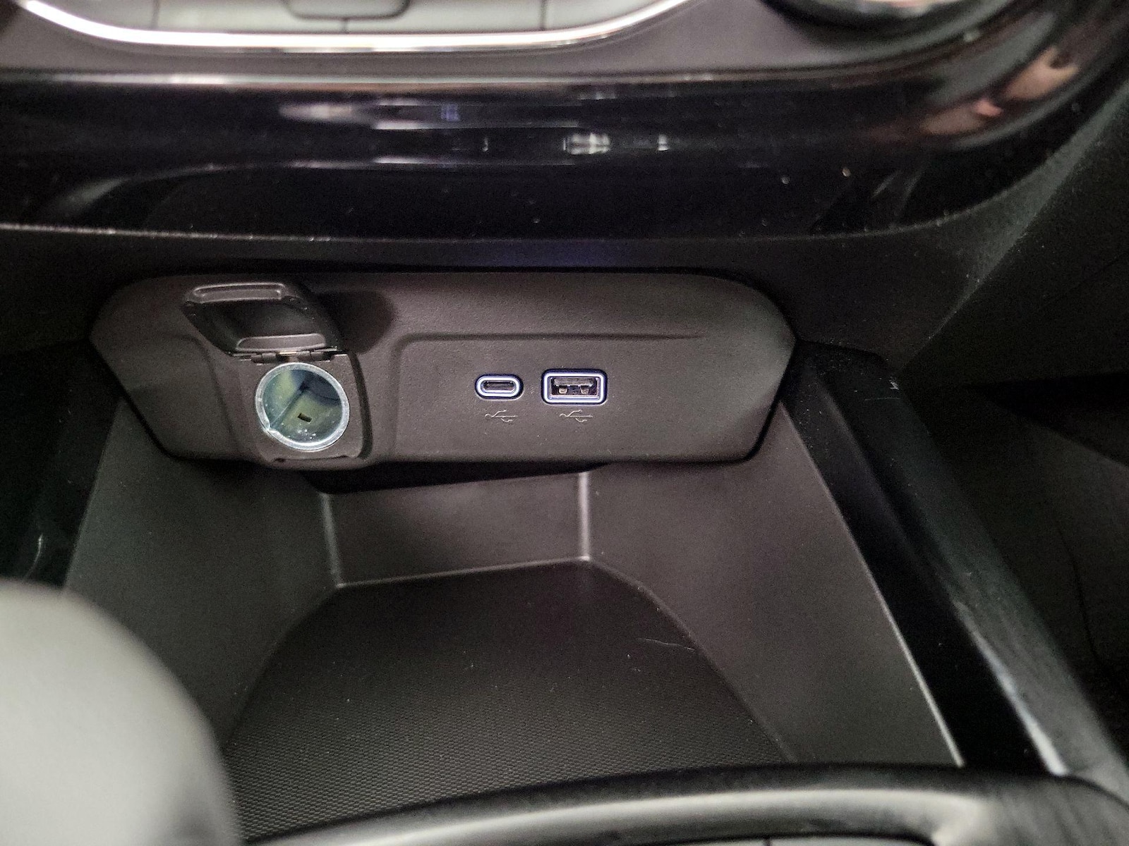 2025 Chevrolet Trax LT - Photo 19