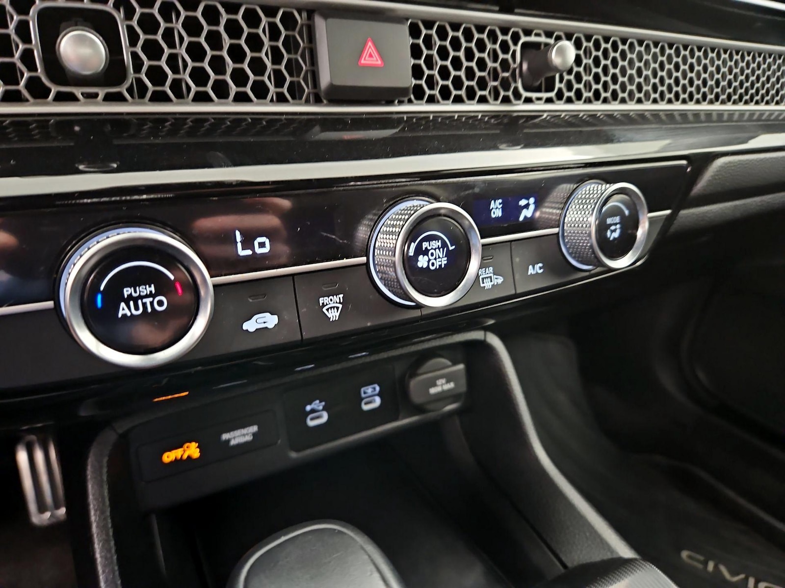 2025 Honda Civic Sport - Photo 17
