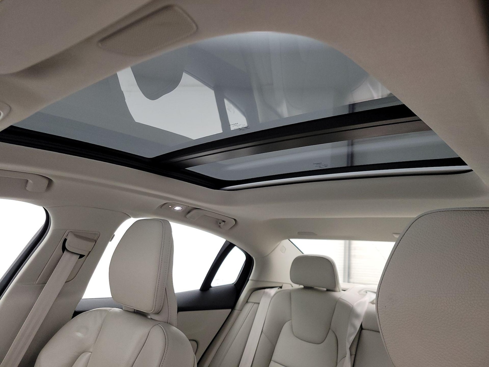 2023 Volvo S60 Plus - Photo 20