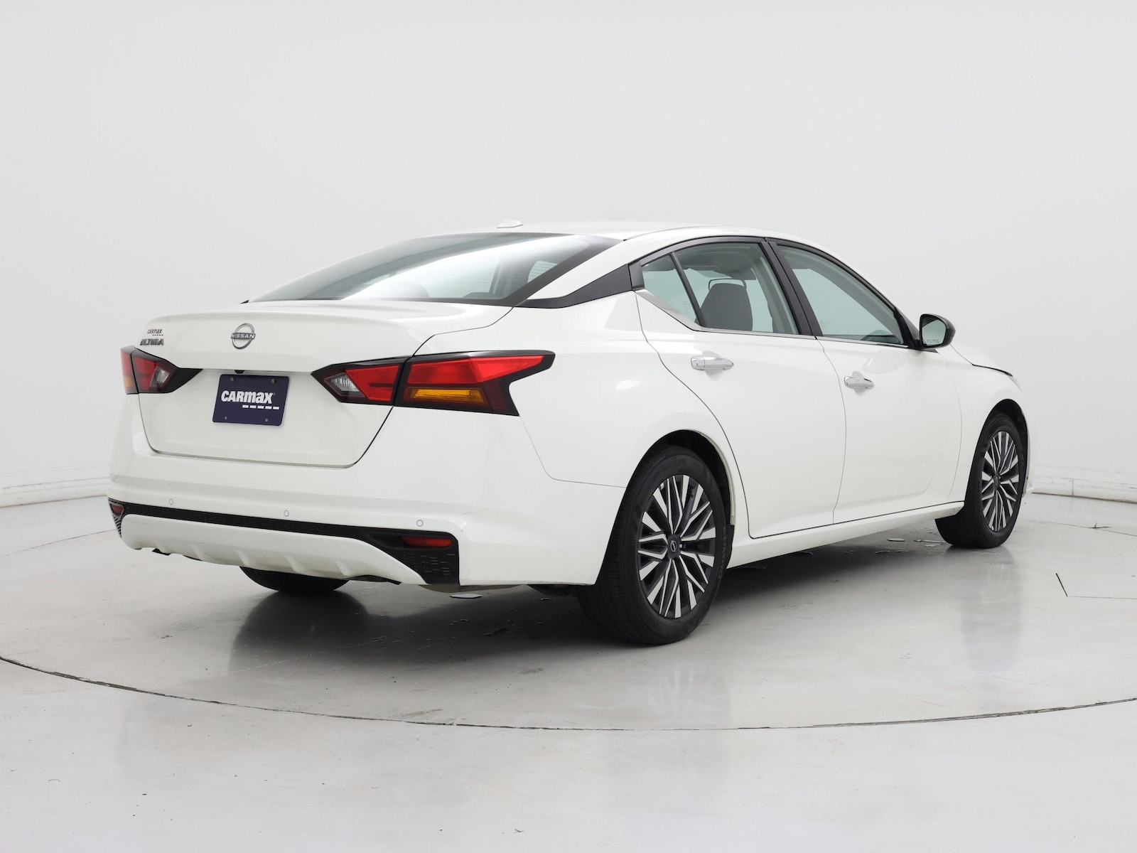 2025 Nissan Altima SV - Photo 9
