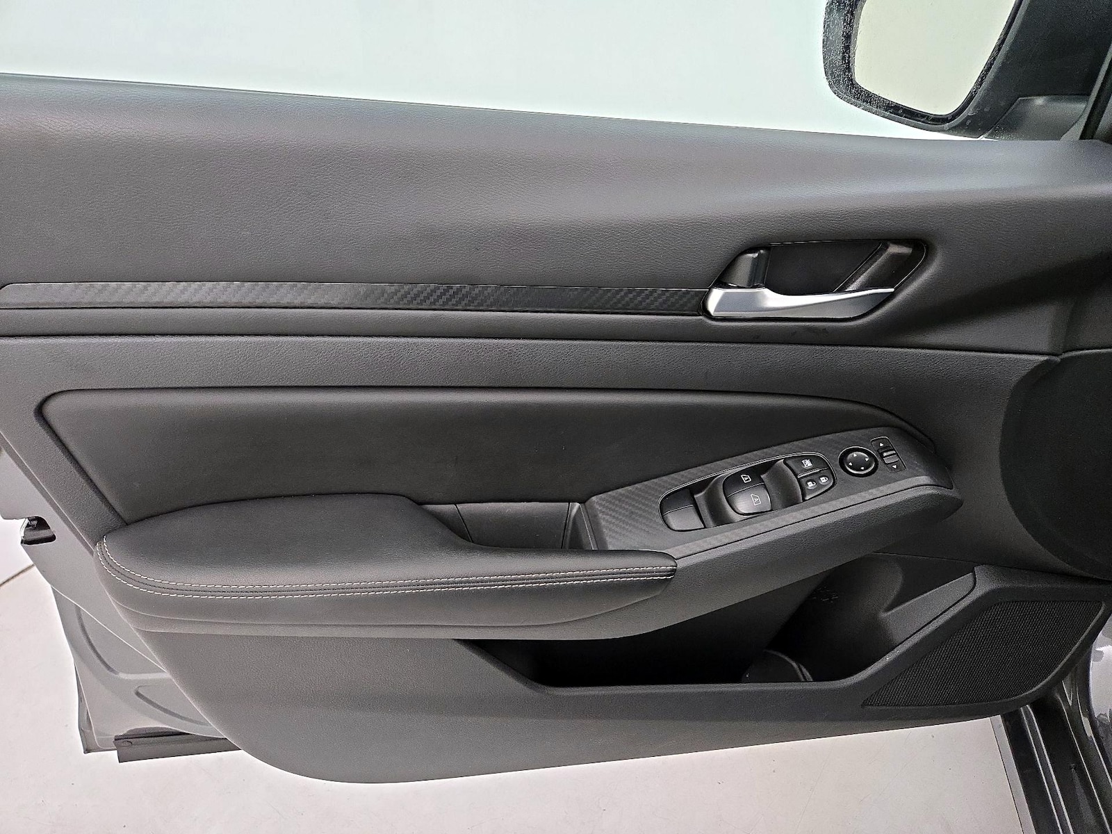 2025 Nissan Altima SV - Photo 13