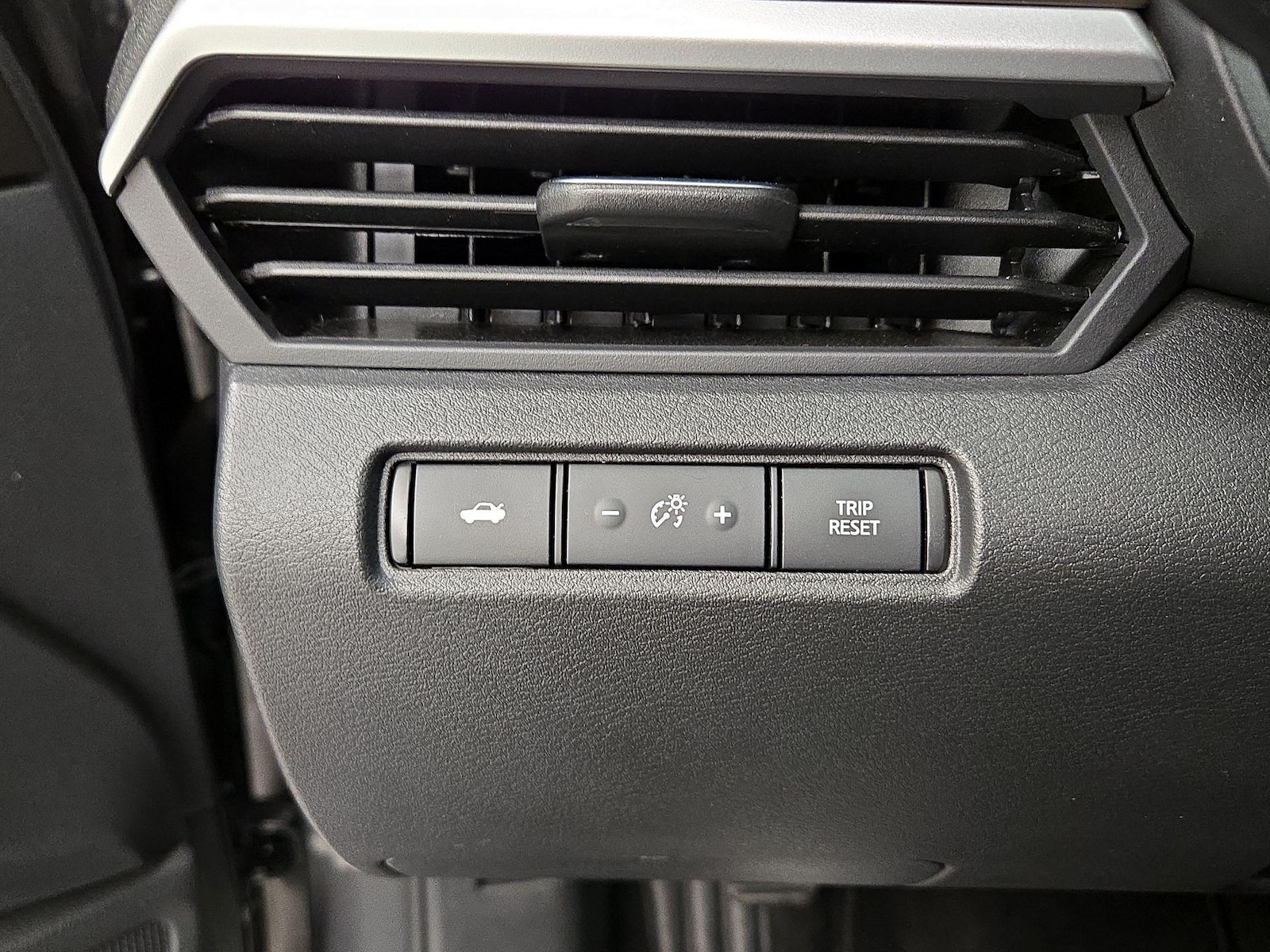 2025 Nissan Altima SV - Photo 14