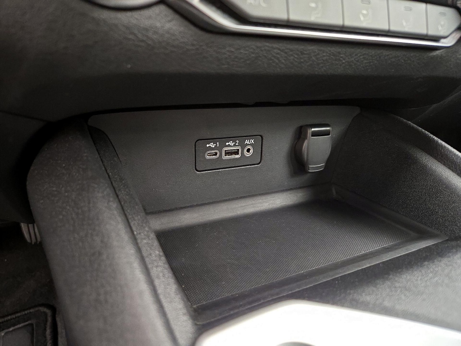 2025 Nissan Altima SV - Photo 19