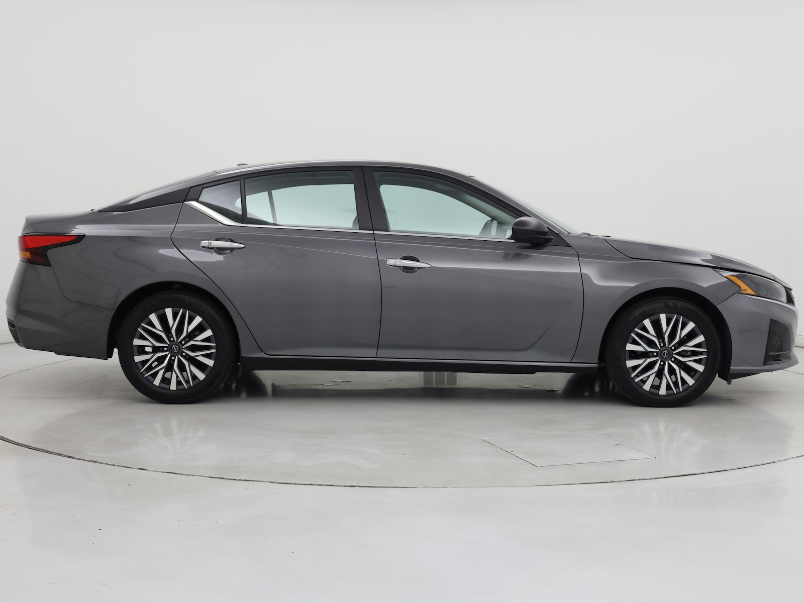 2025 Nissan Altima SV - Photo 8