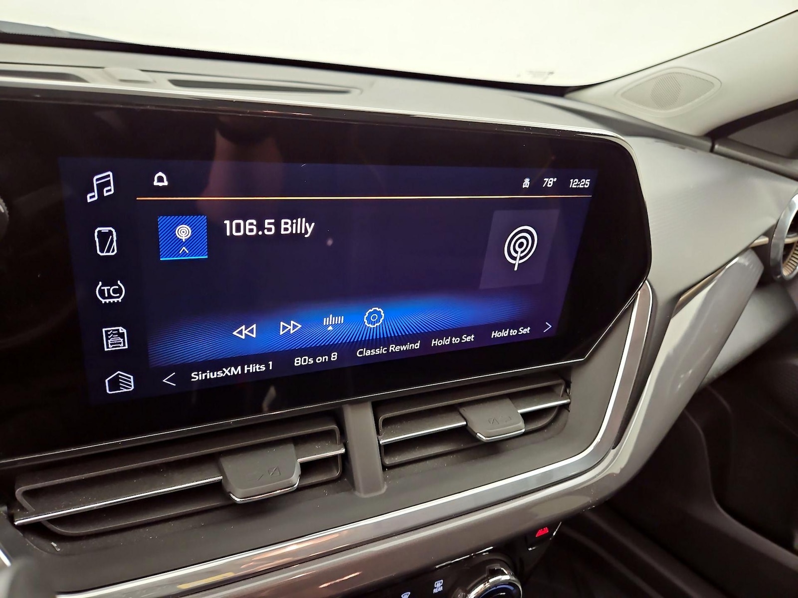 2024 Chevrolet Trax Activ - Photo 16