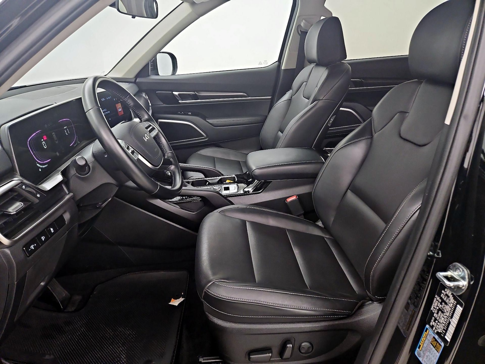 2024 Kia Telluride S - Photo 12