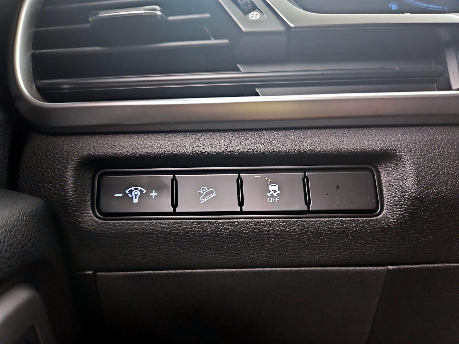 2024 Kia Telluride S - Photo 14