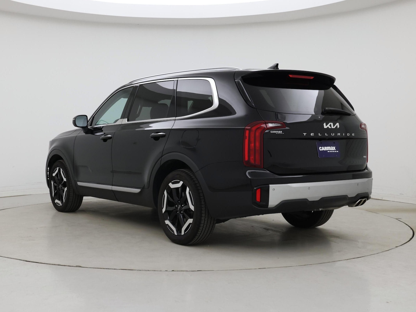 2024 Kia Telluride S - Photo 3
