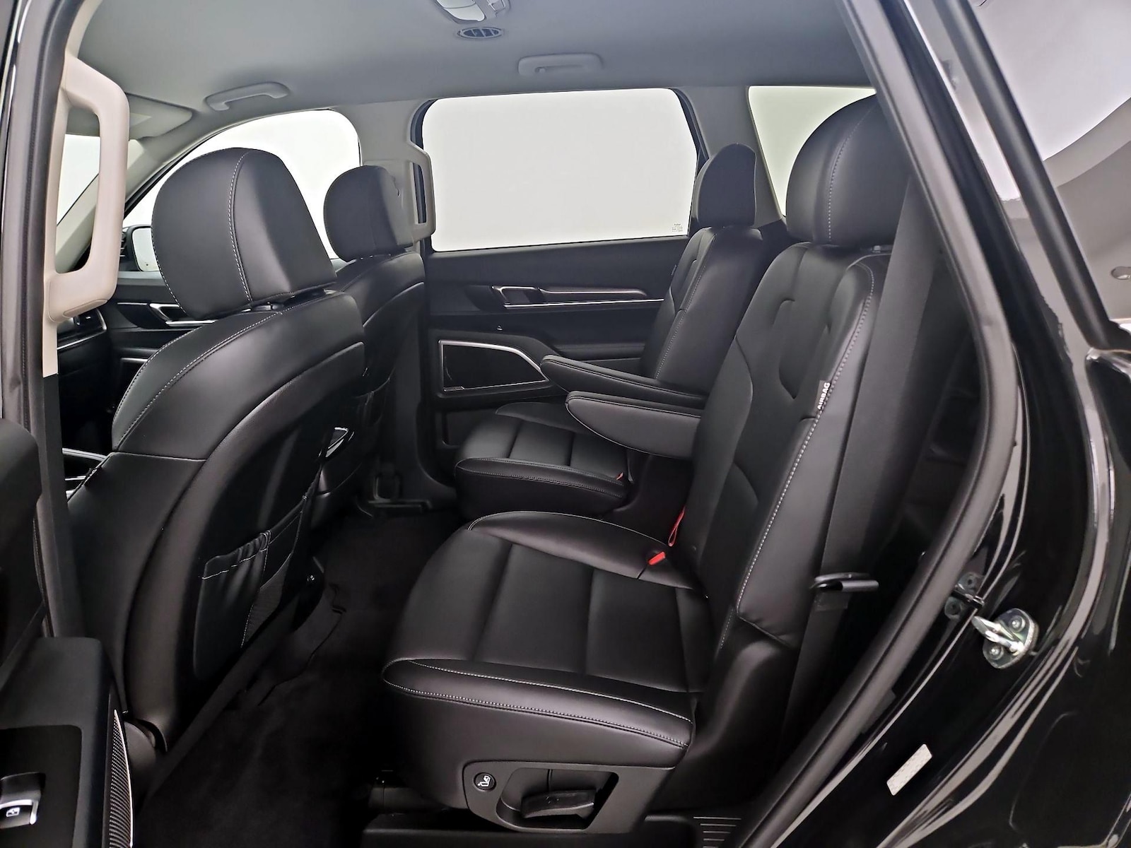 2024 Kia Telluride S - Photo 20