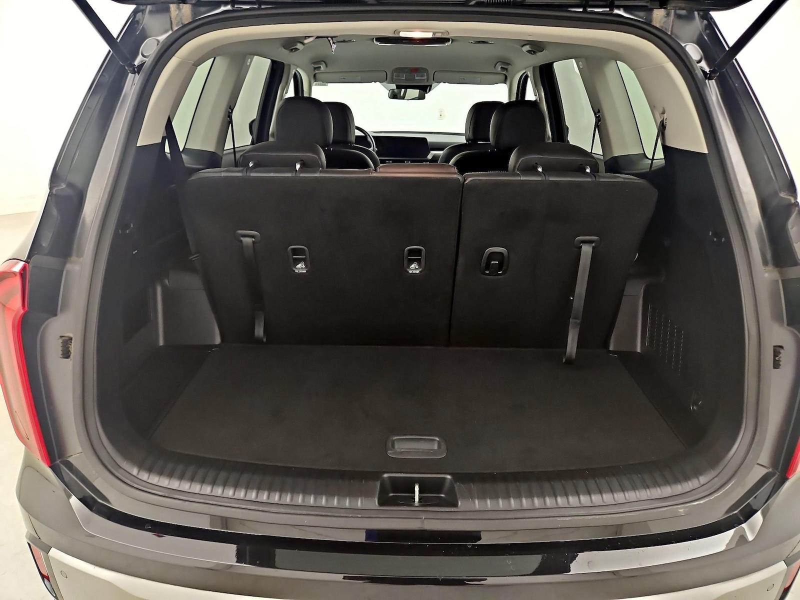 2024 Kia Telluride S - Photo 22