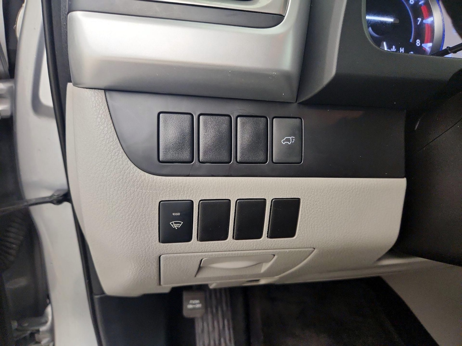 2015 Toyota Highlander LE Plus - Photo 12