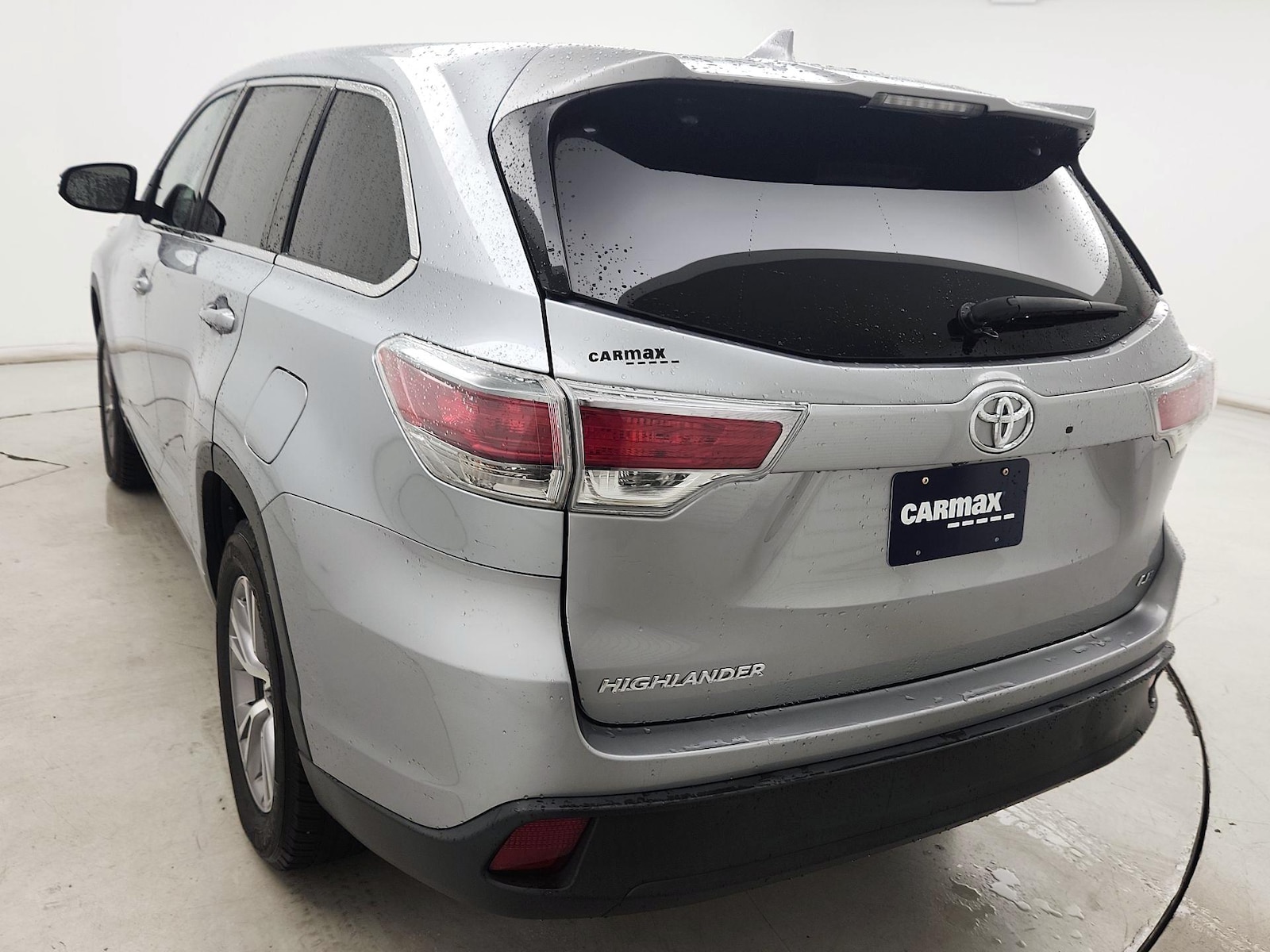 2015 Toyota Highlander LE Plus - Photo 7