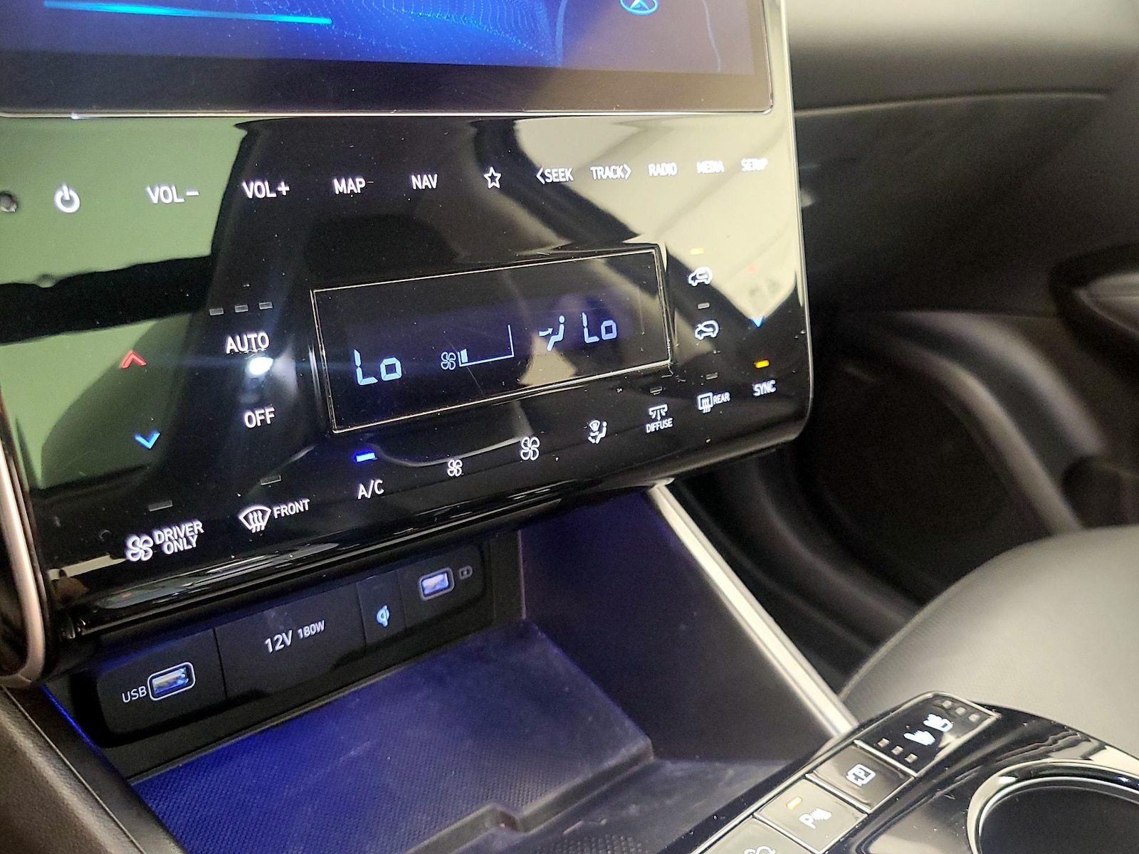 2022 Hyundai Tucson Limited - Photo 18