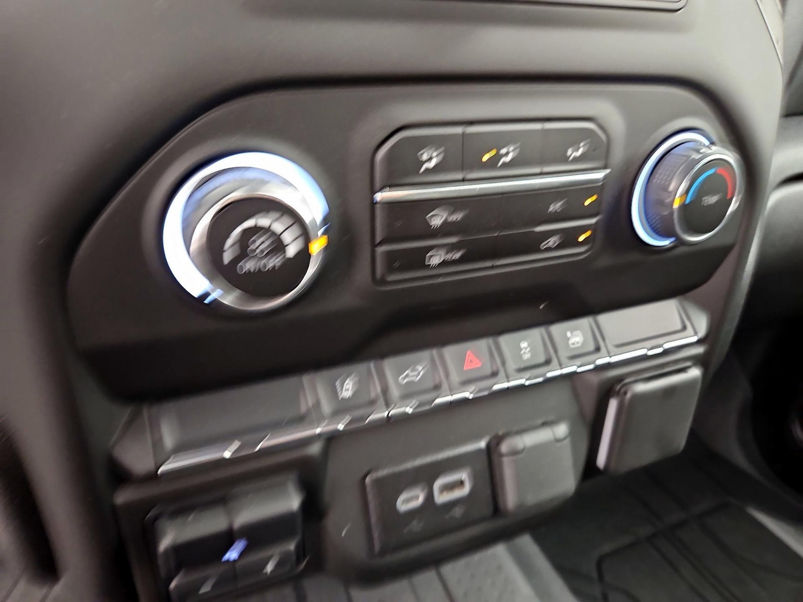 2025 Chevrolet Silverado 2500HD Custom - Photo 17