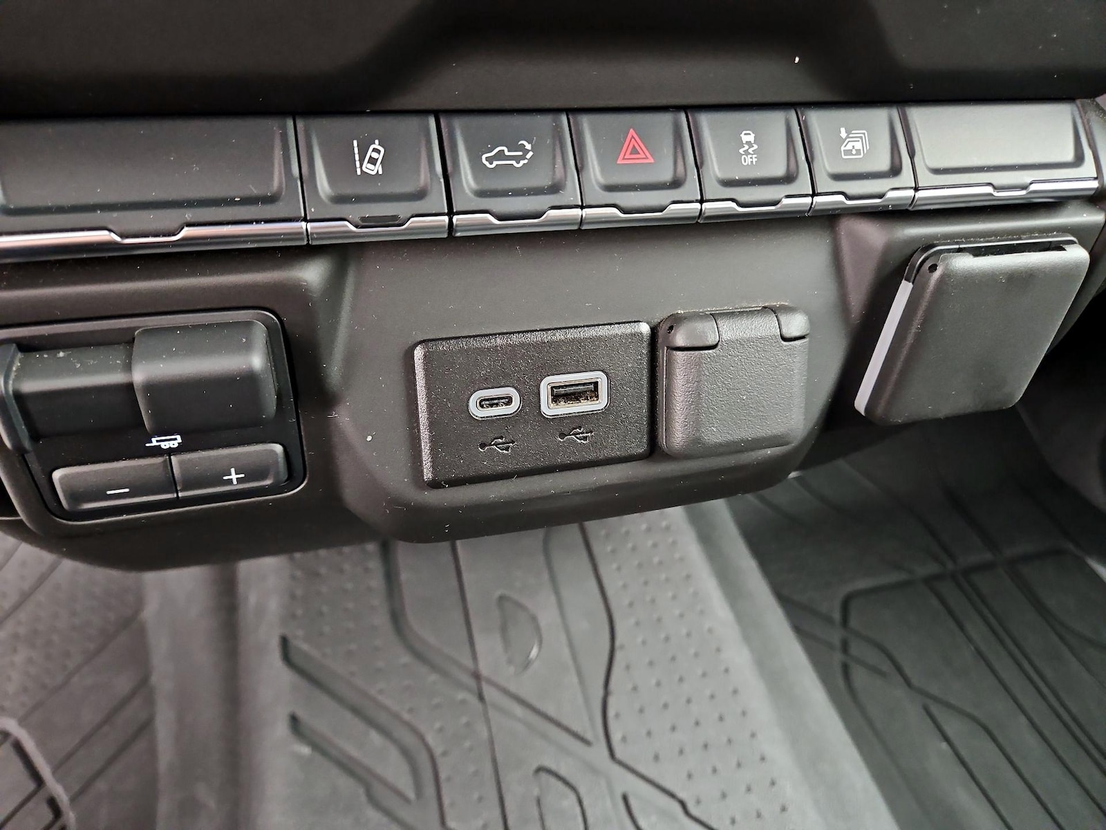 2025 Chevrolet Silverado 2500HD Custom - Photo 19
