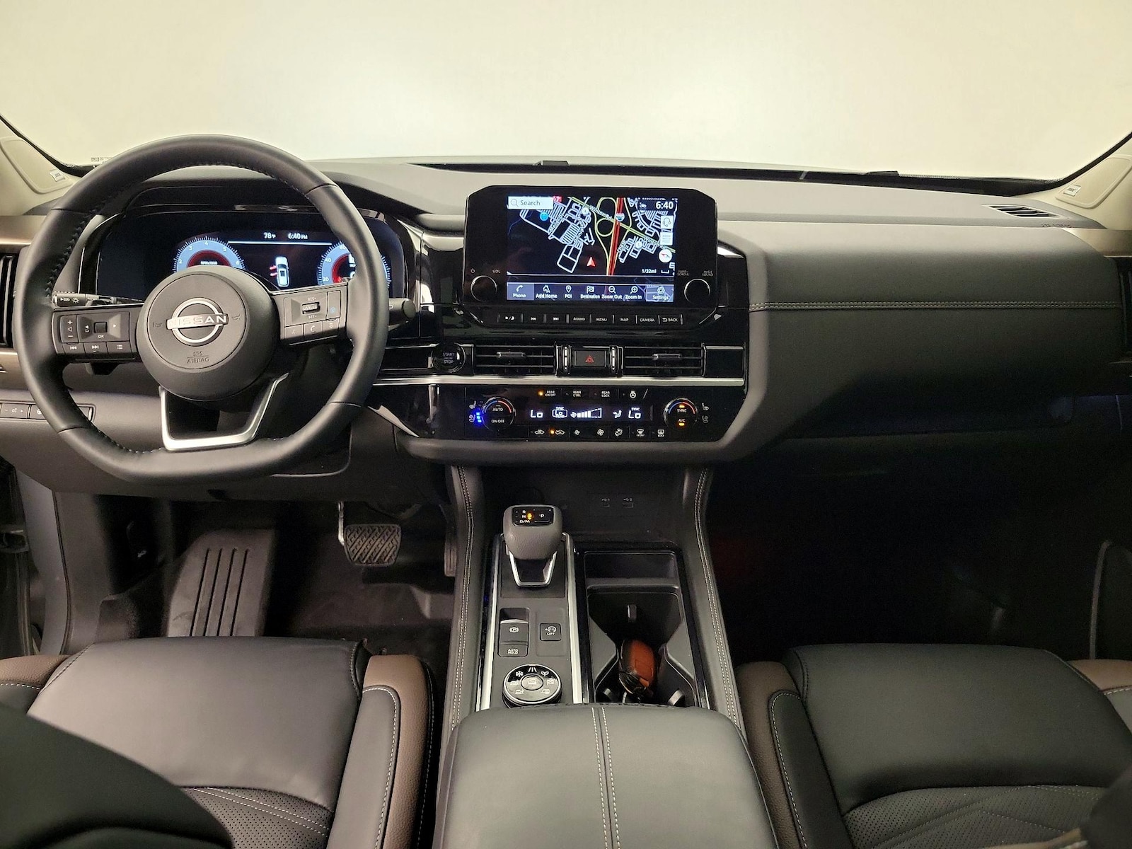 2025 Nissan Pathfinder Platinum - Photo 10