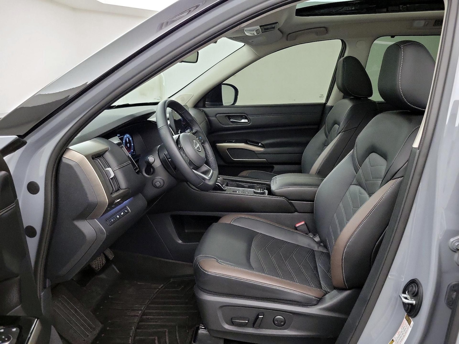 2025 Nissan Pathfinder Platinum - Photo 12