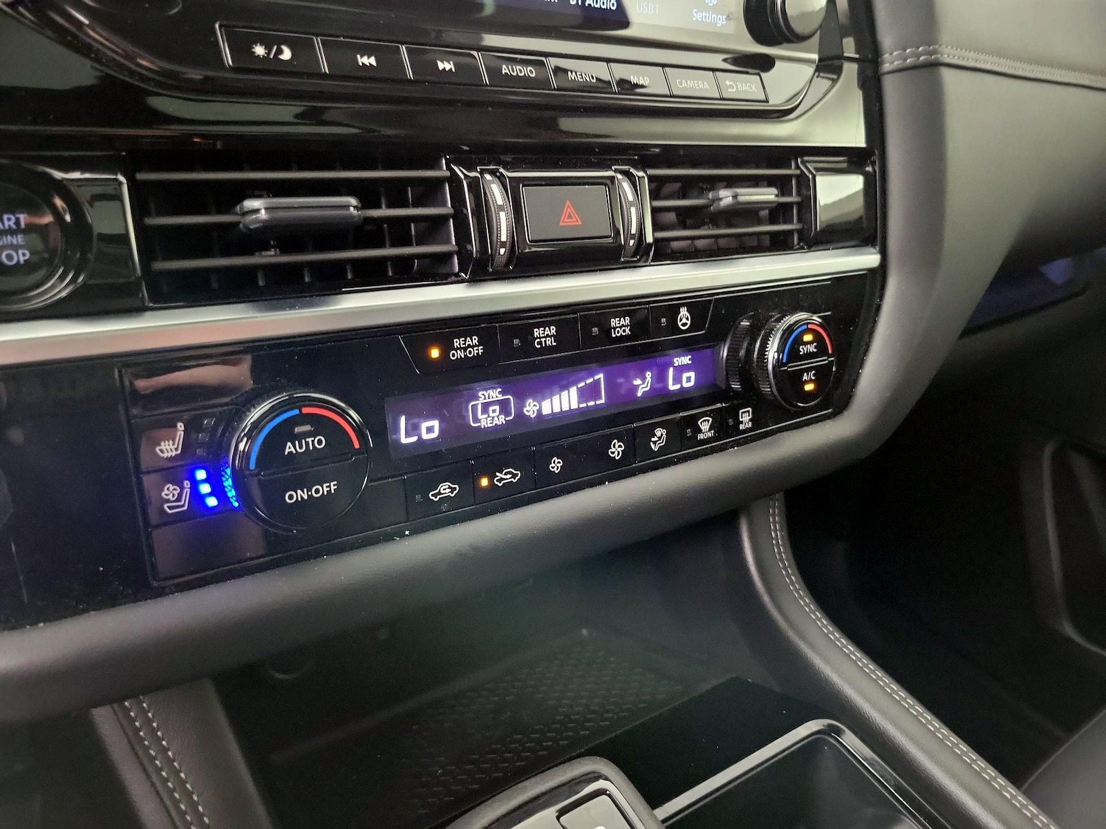 2025 Nissan Pathfinder Platinum - Photo 18