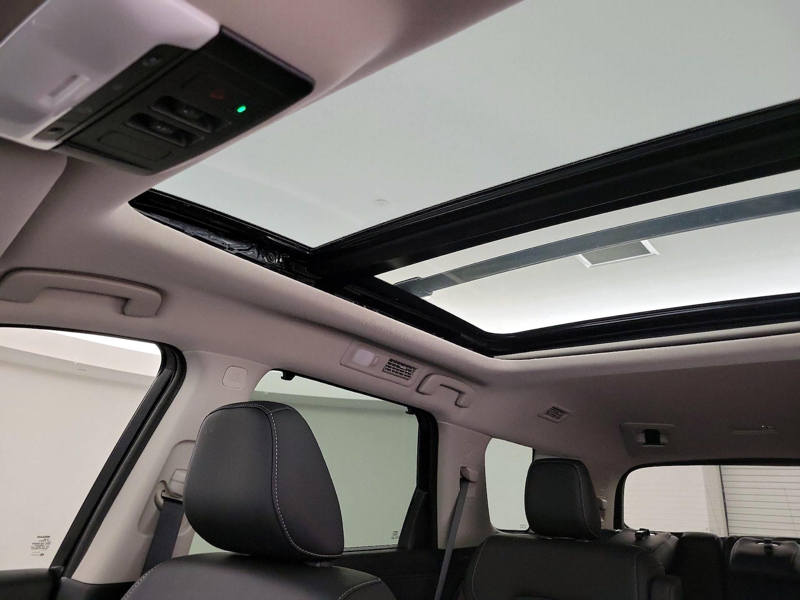2025 Nissan Pathfinder Platinum - Photo 21