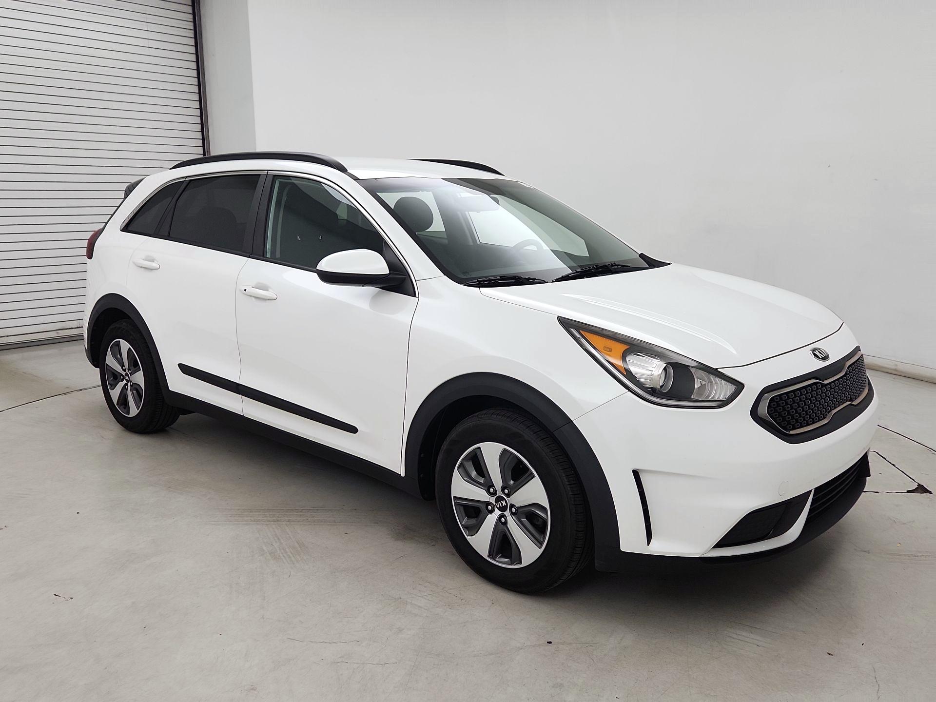White 2018 Kia Niro SUV / Crossover Front-Wheel Drive Automatic