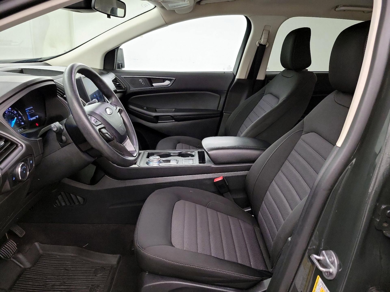 2024 Ford Edge SE - Photo 12