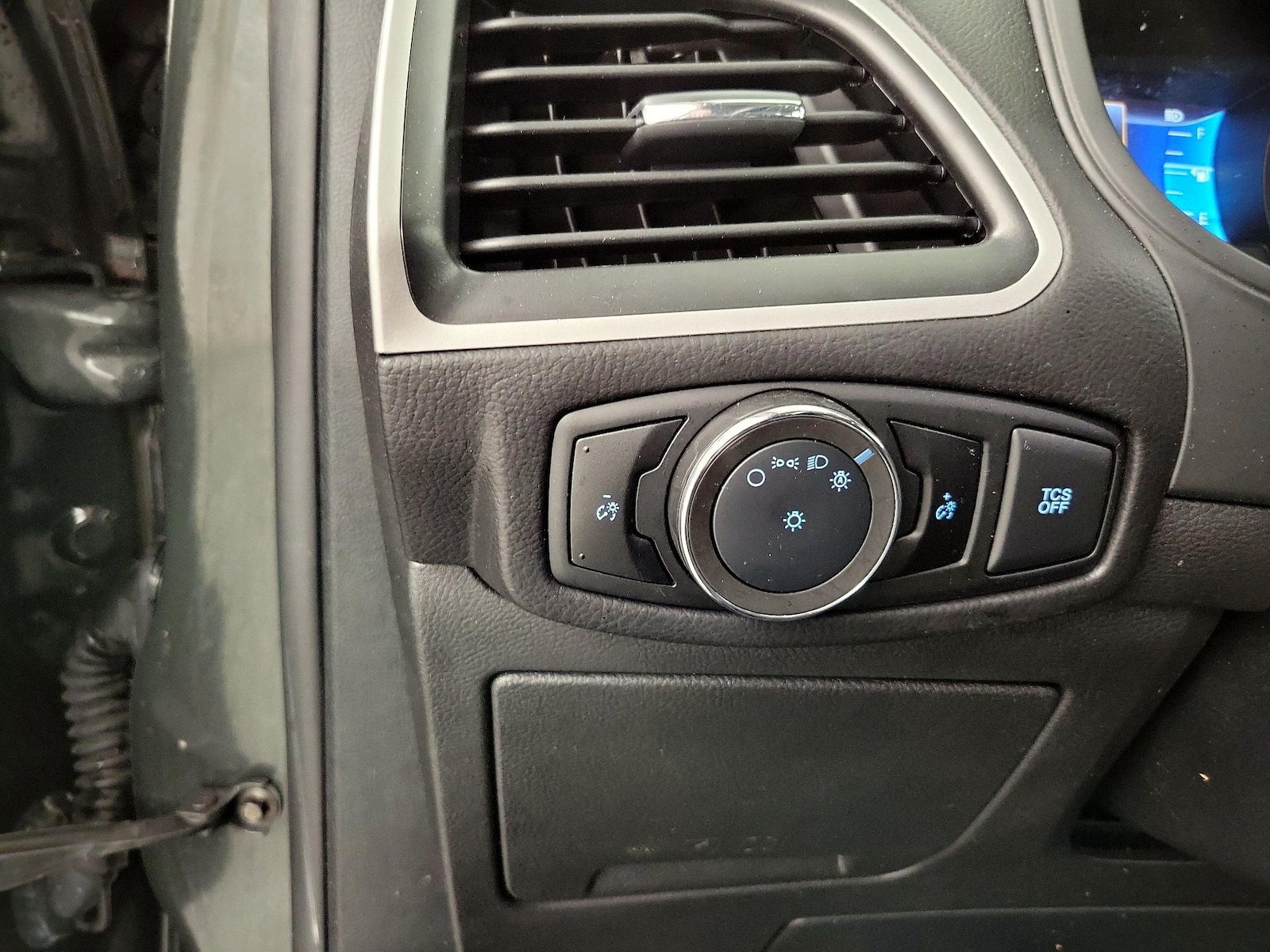 2024 Ford Edge SE - Photo 14