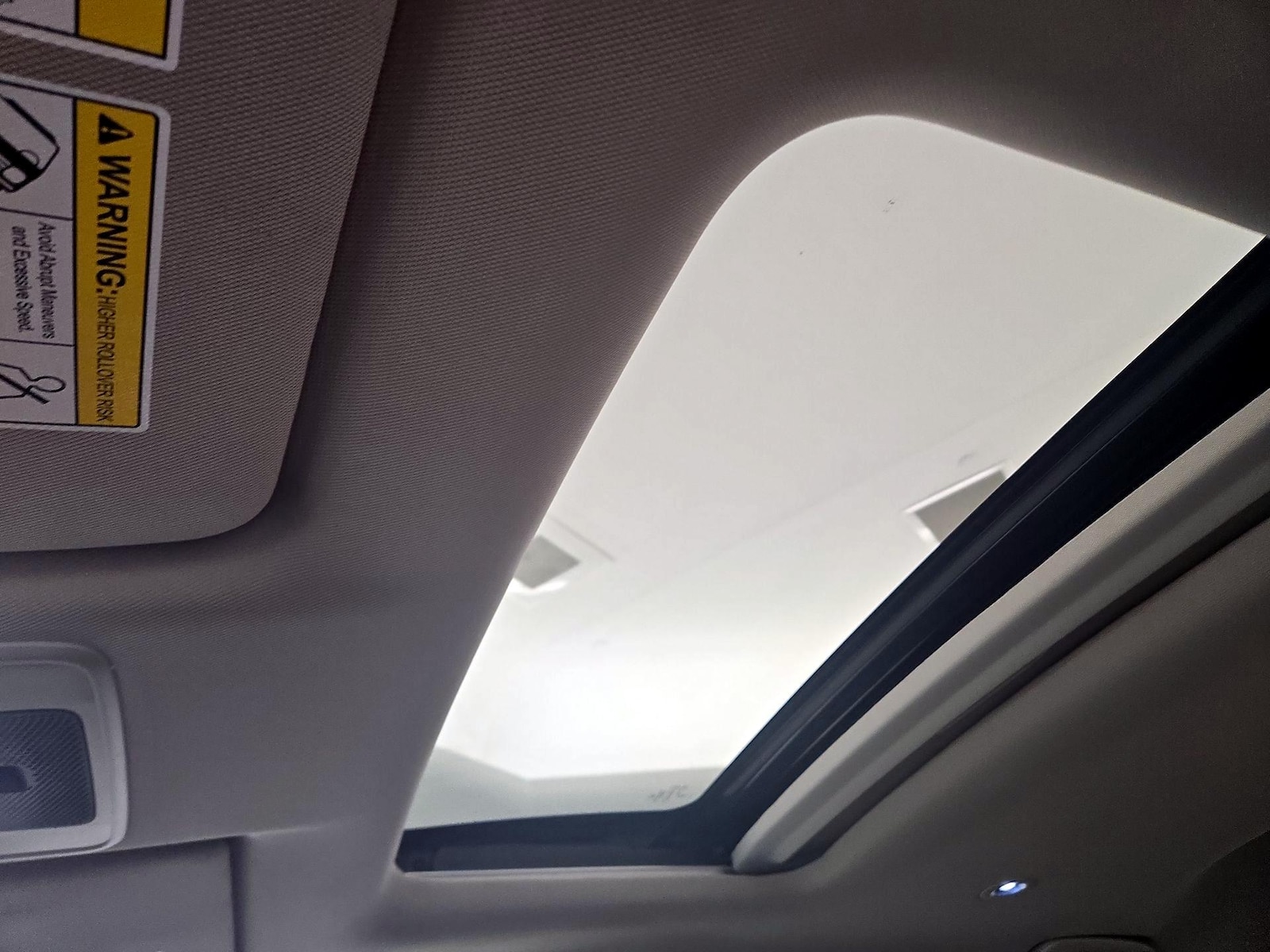 Sunroof(s) & Overhead Airbags