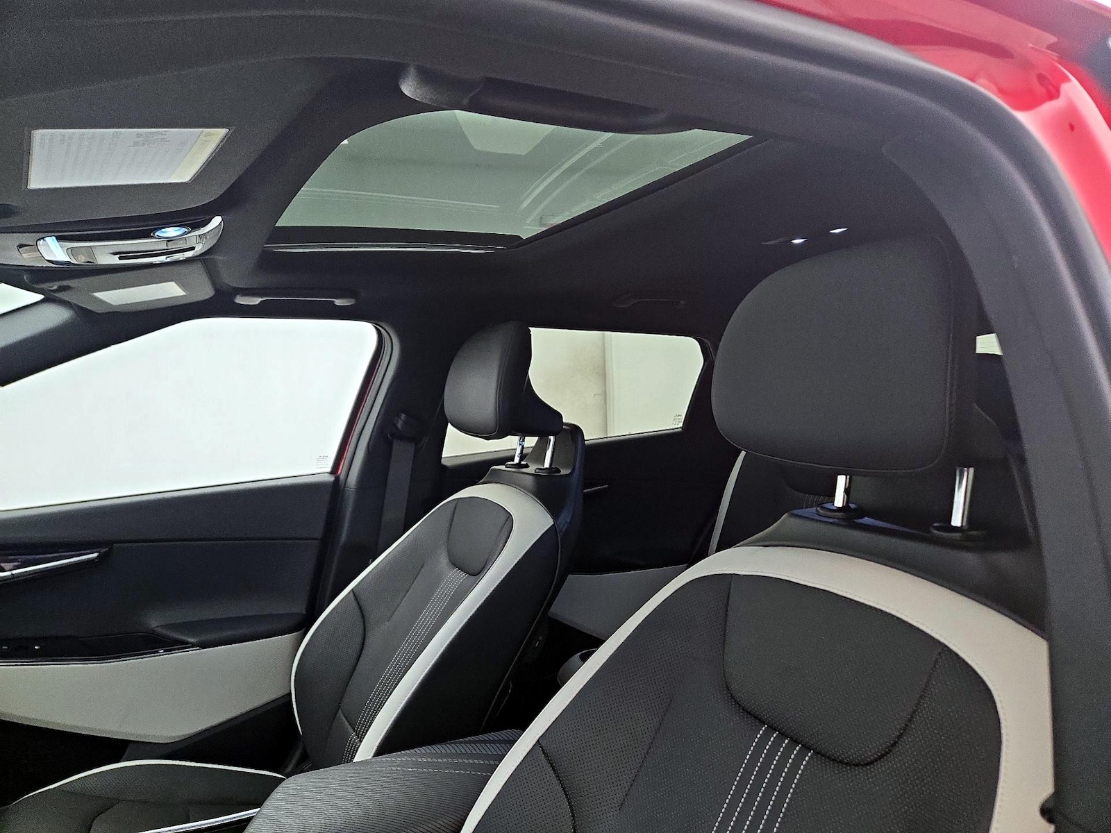 Sunroof(s) & Overhead Airbags