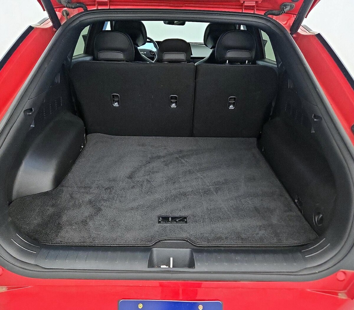 Trunk/Cargo (Seats Up)
