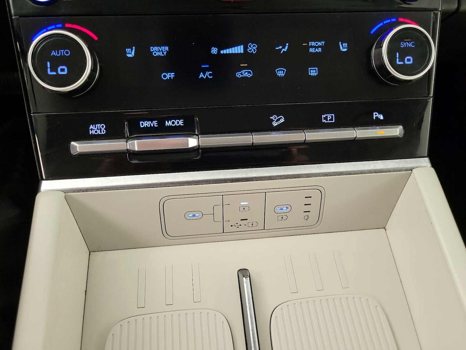 2025 Hyundai Santa Fe SEL - Photo 18