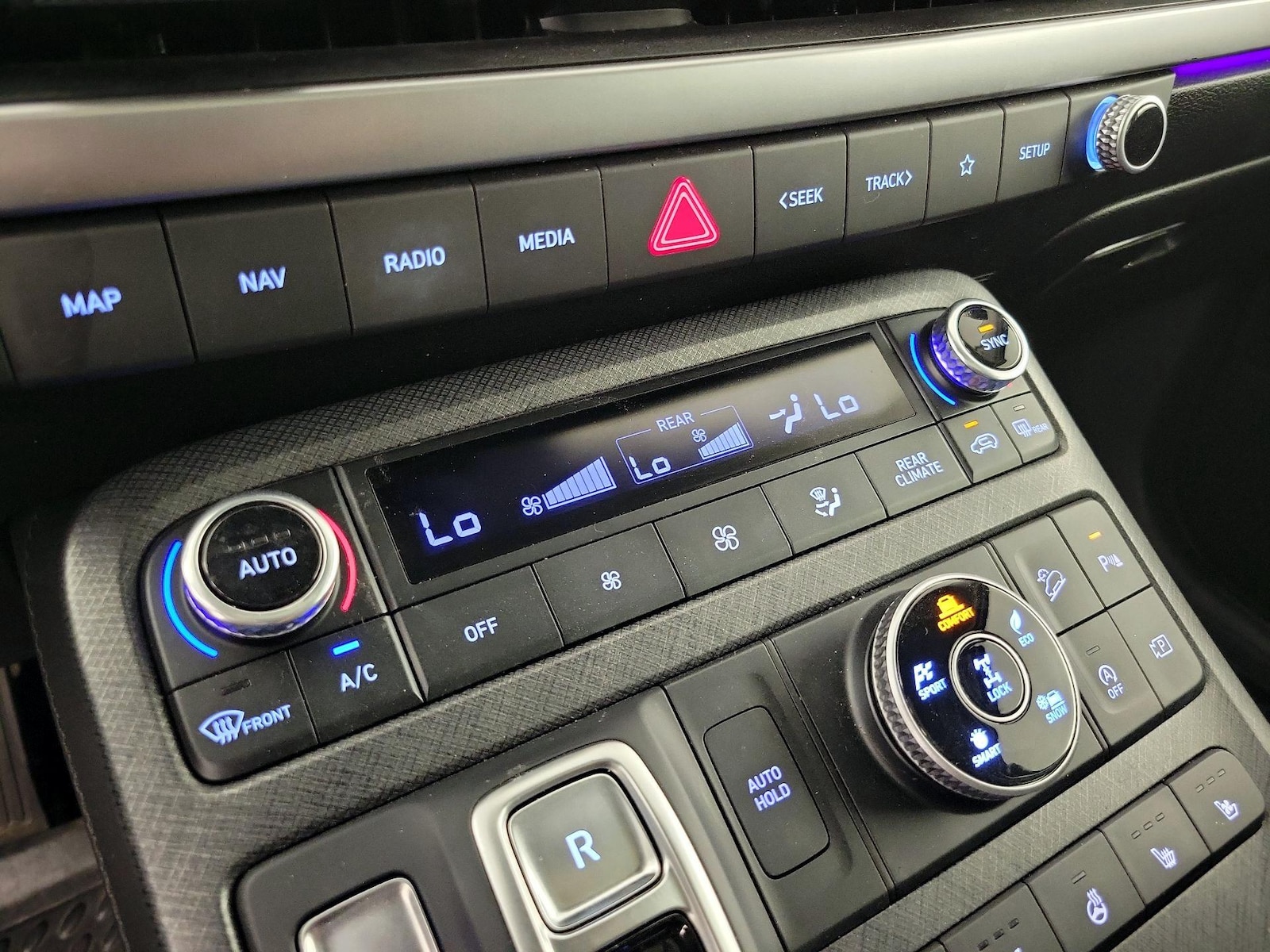 2024 Hyundai Palisade Limited - Photo 18