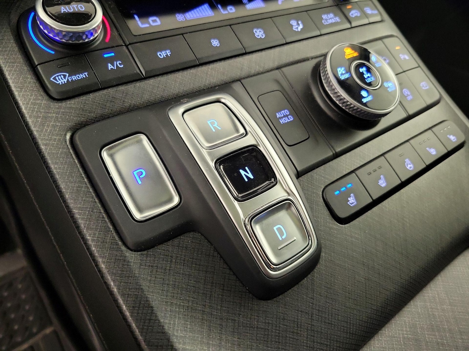 2024 Hyundai Palisade Limited - Photo 19