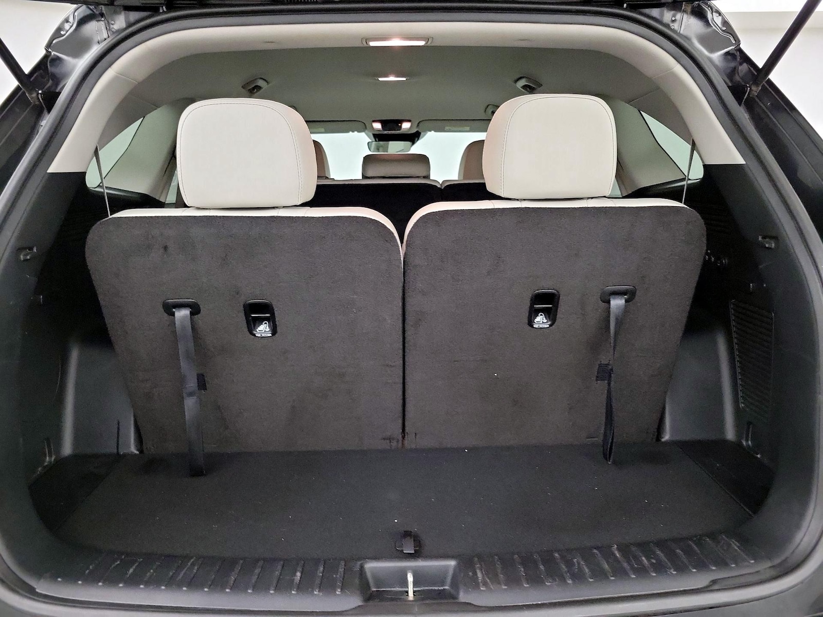 2024 Kia Sorento S - Photo 23