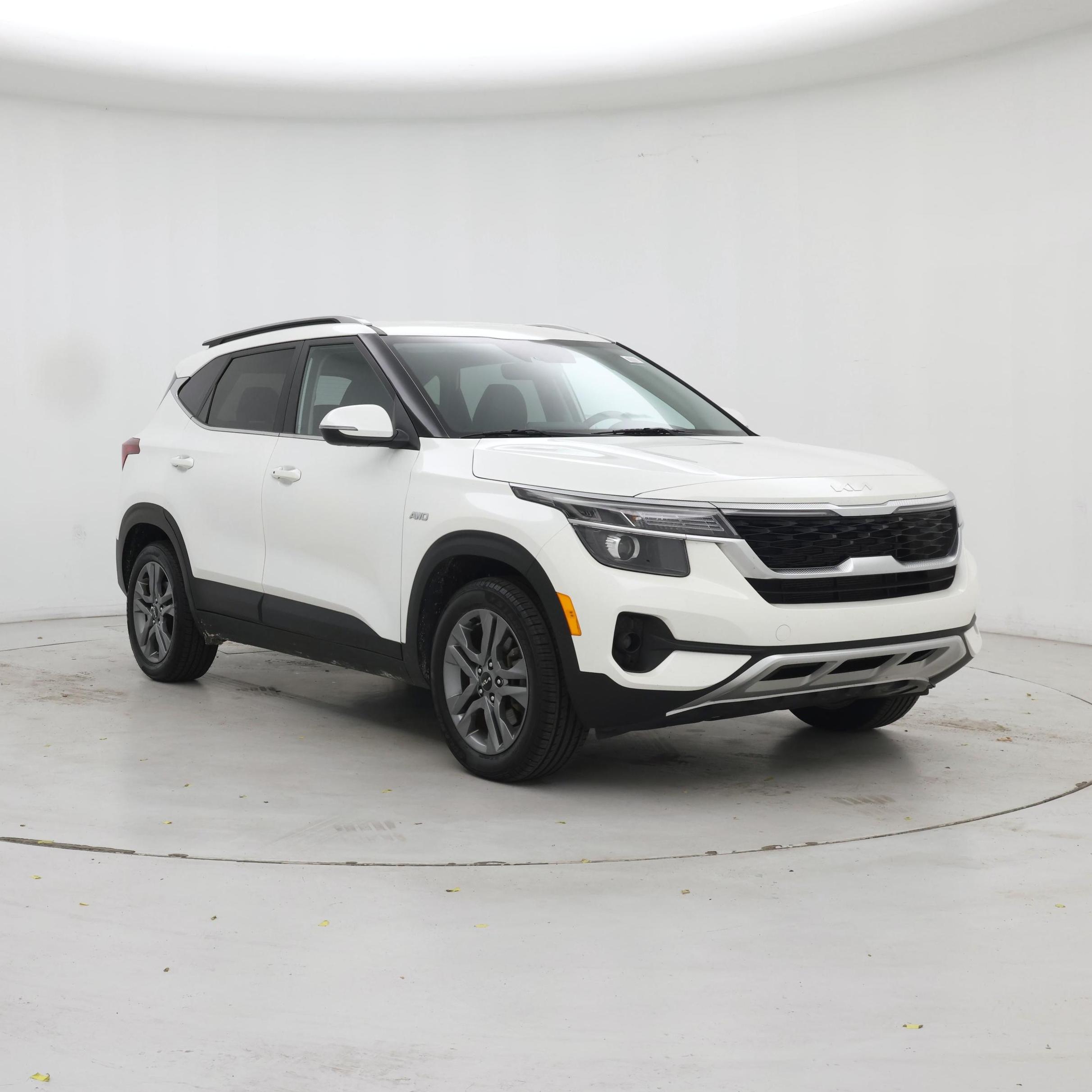 White 2023 Kia Seltos SUV / Crossover All-Wheel Drive Automatic