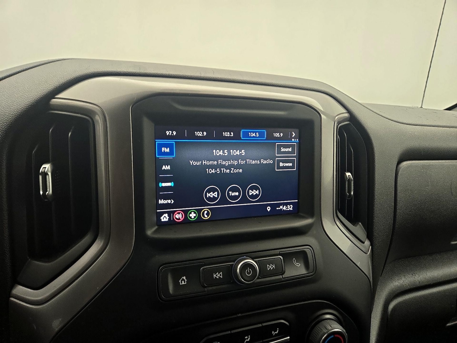 2022 Chevrolet Silverado 1500 Limited Custom - Photo 16