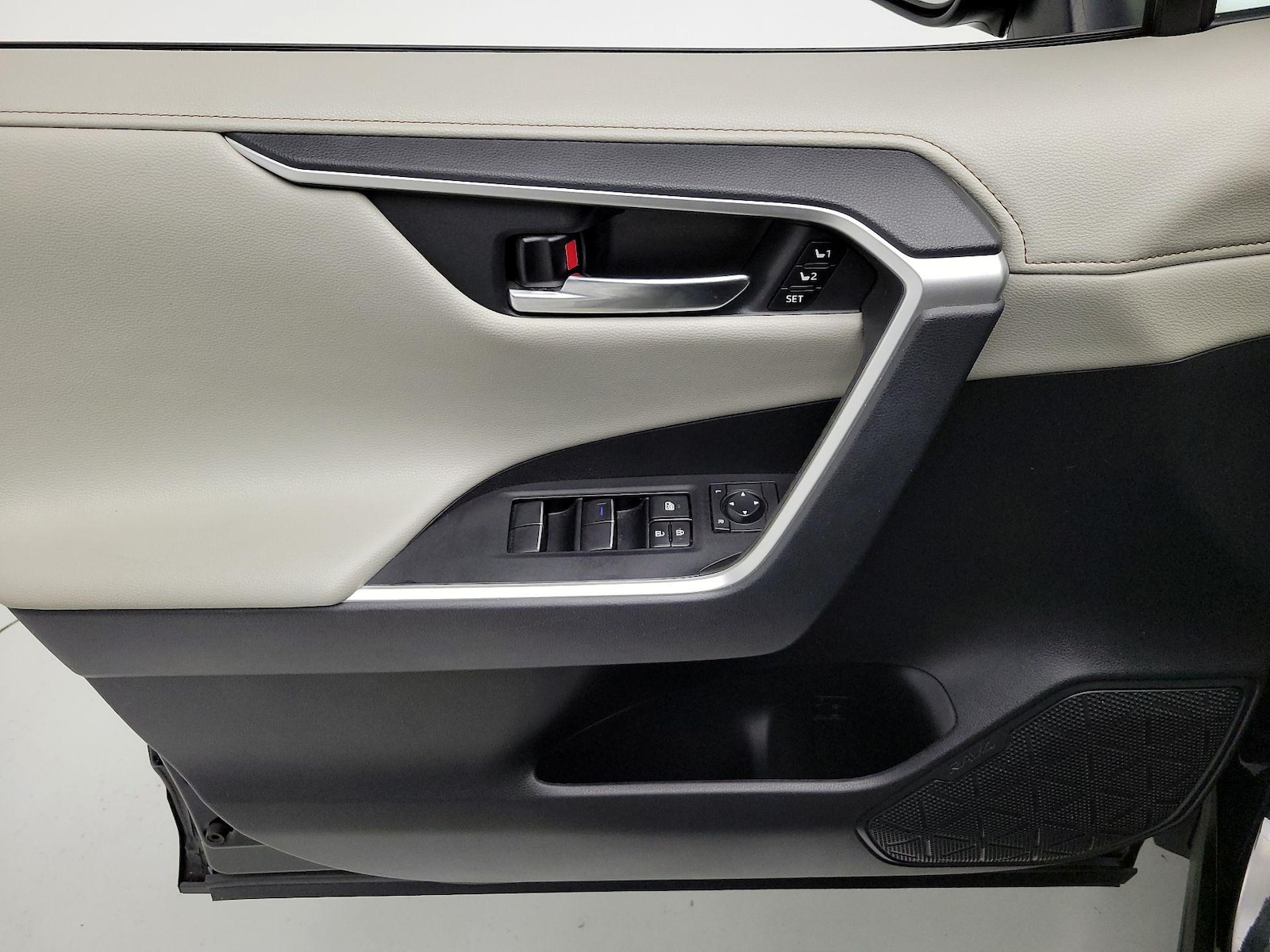 2020 Toyota RAV4 Limited - Photo 13