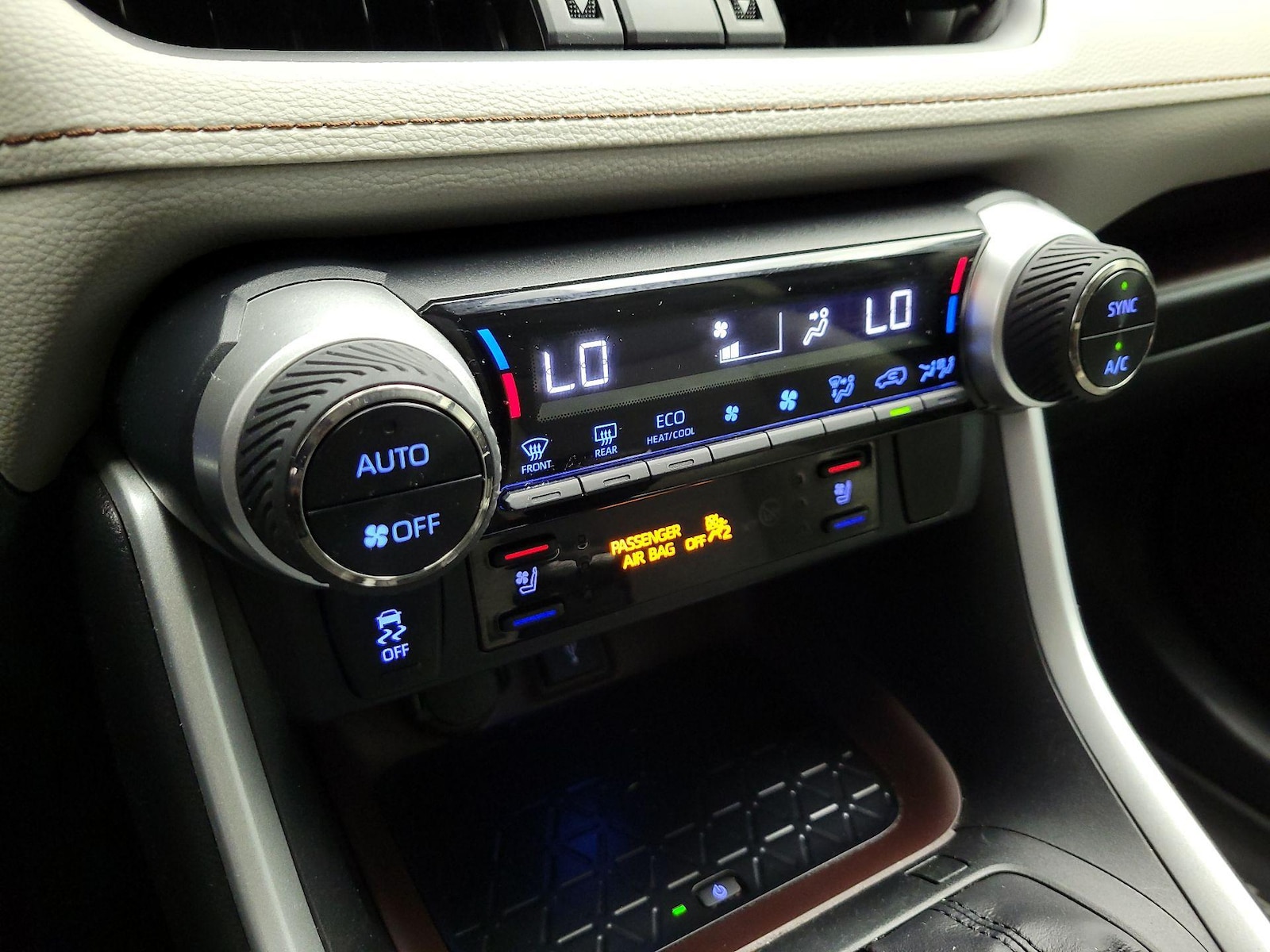 2020 Toyota RAV4 Limited - Photo 18