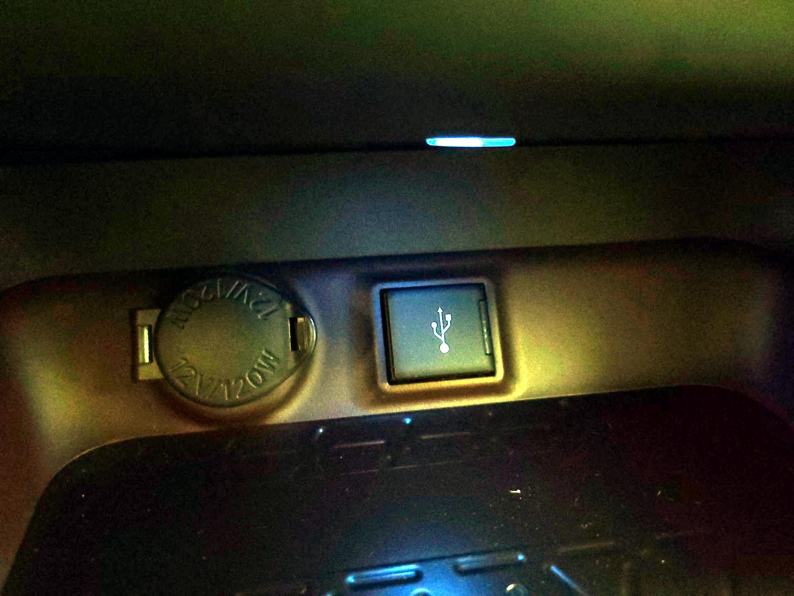 2020 Toyota RAV4 Limited - Photo 20
