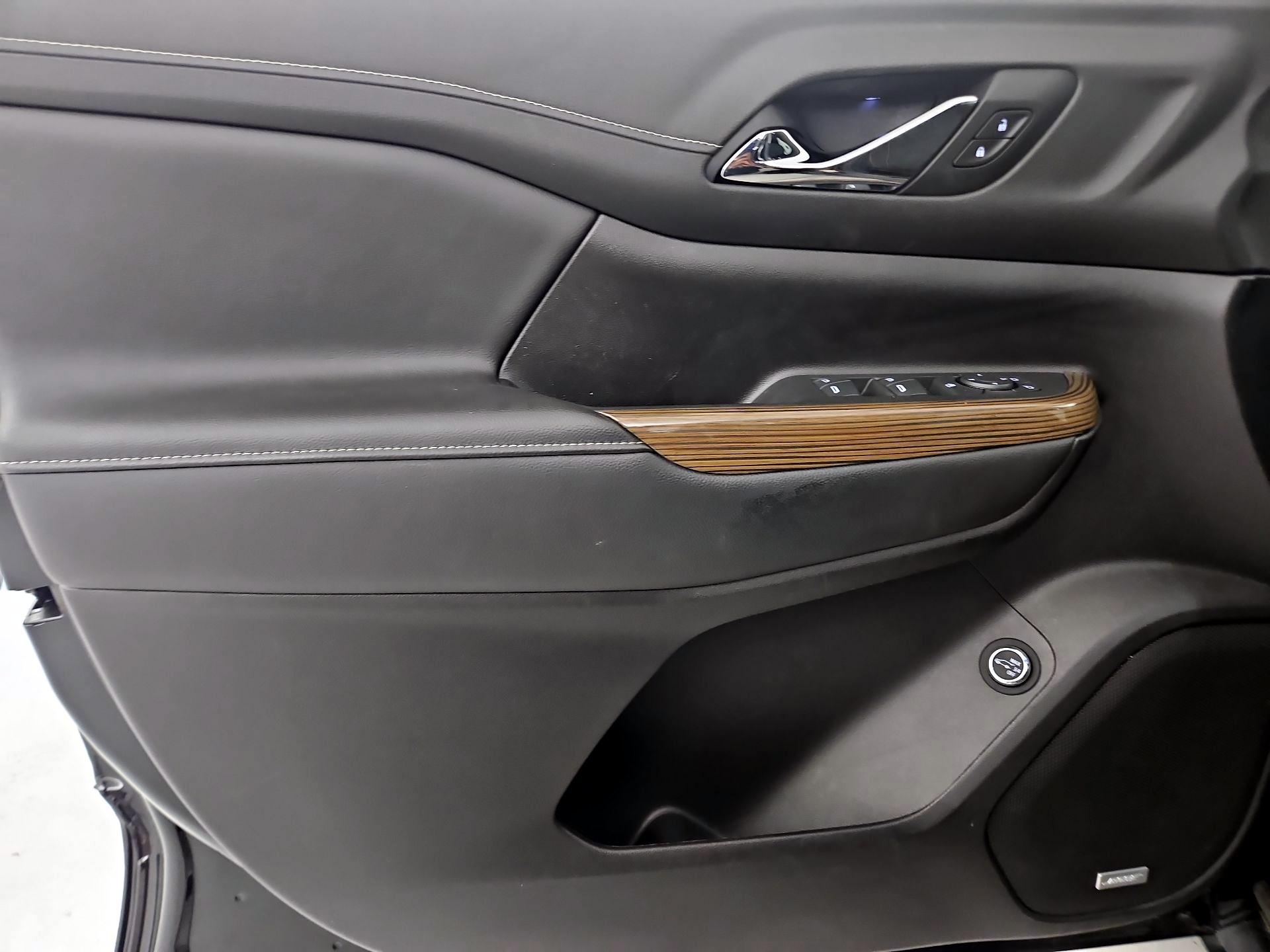 Thumbnail: 2022 GMC Acadia - 10