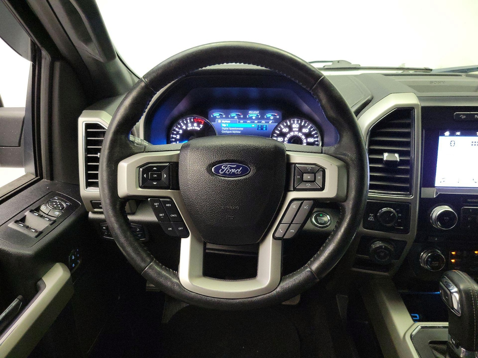 2017 Ford F-150 Lariat - Photo 11