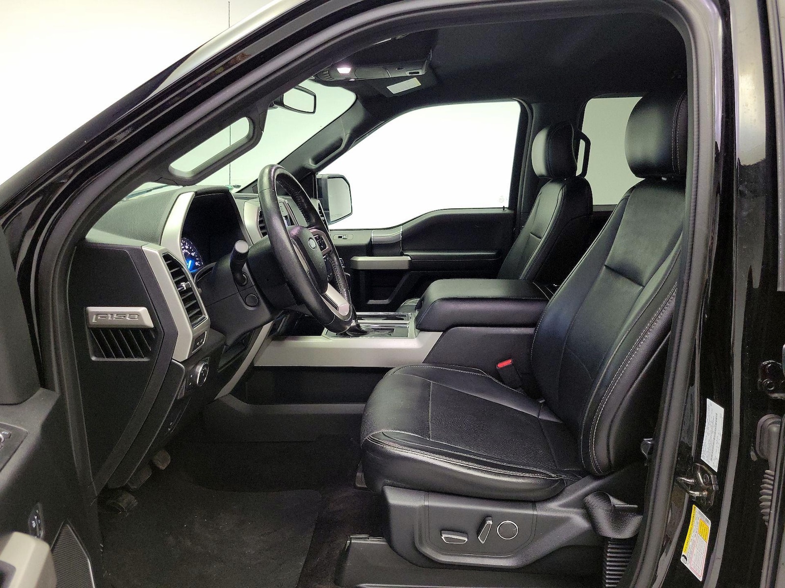 2017 Ford F-150 Lariat - Photo 12