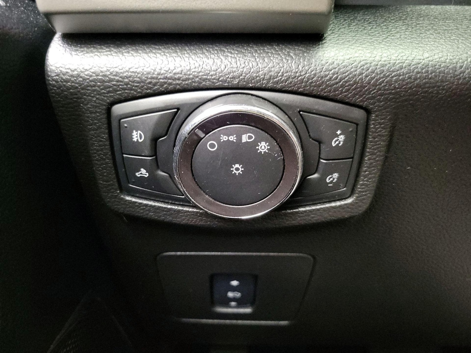 2017 Ford F-150 Lariat - Photo 14