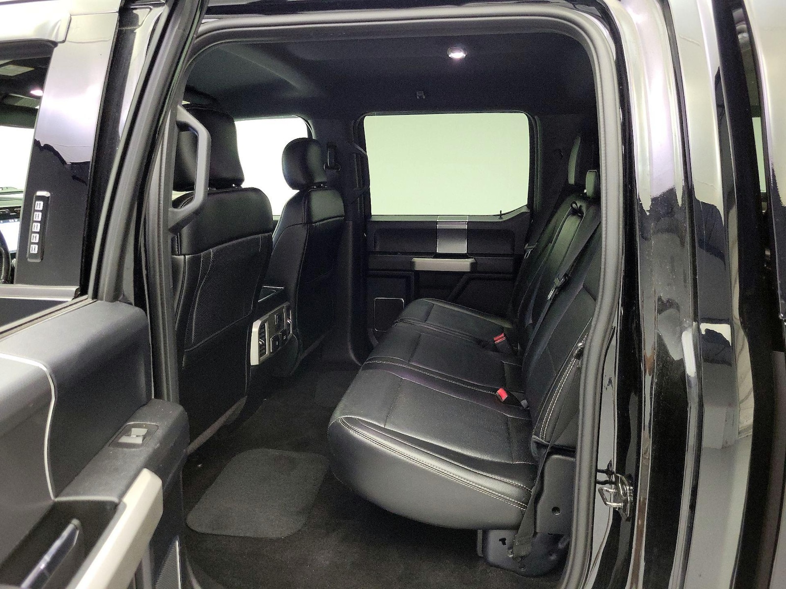2017 Ford F-150 Lariat - Photo 21